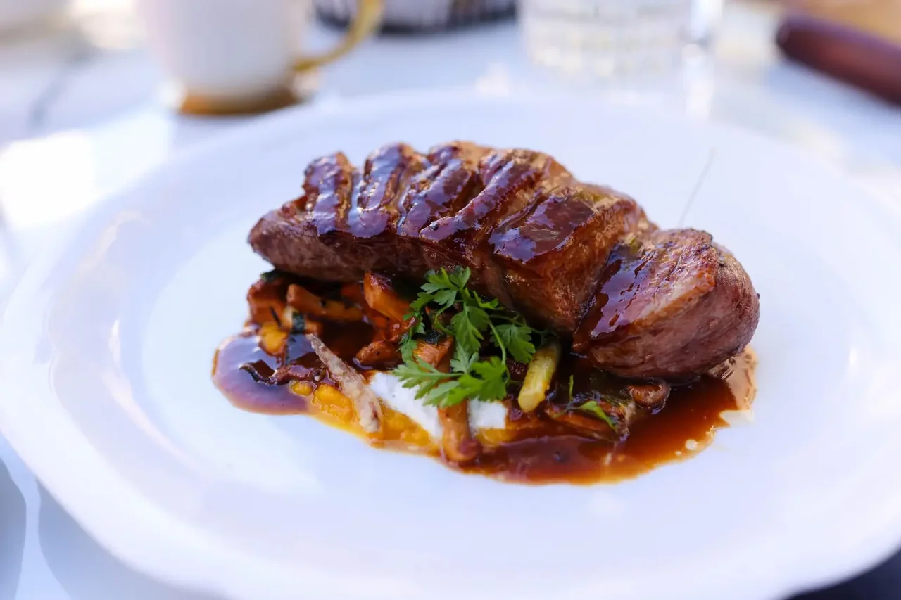 Dining detail at Maleli Hotelsuites